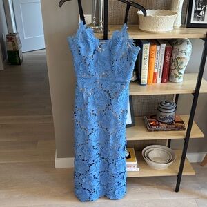 Chic Blue Floral Lace Midi Dress